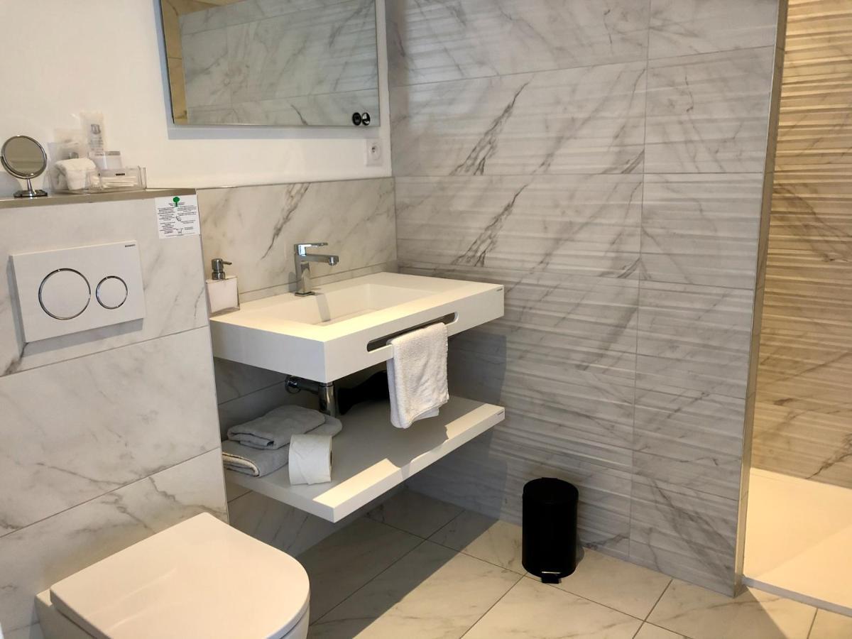 Hotelya - Lille Villeneuve D'Ascq Kültér fotó